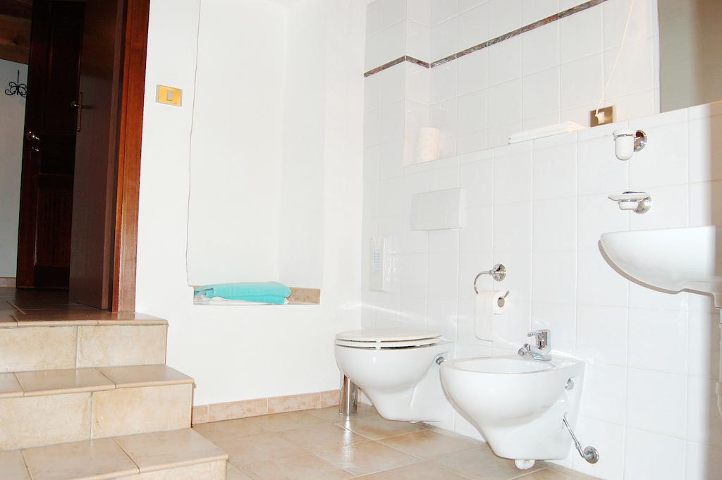 Le Valli Aparthotel Pomarance Bagian luar foto