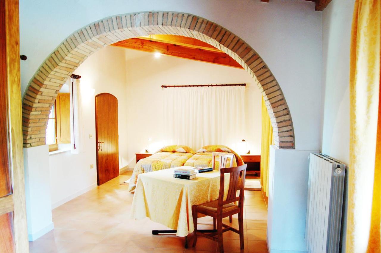 Le Valli Aparthotel Pomarance Ruang foto